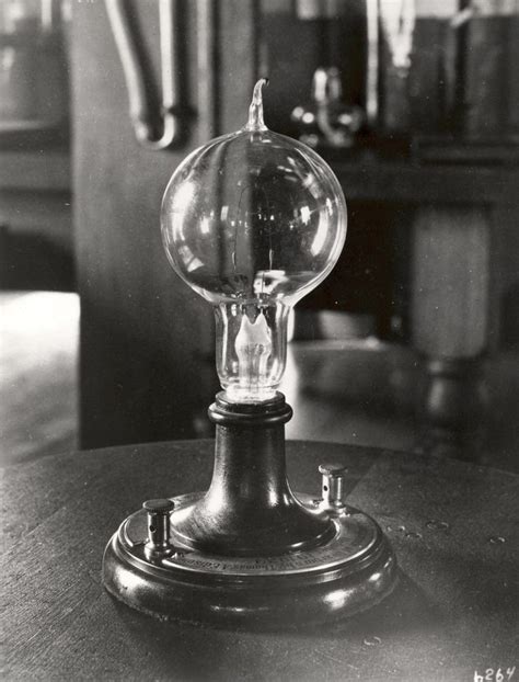 Enigmatical magic light bulb